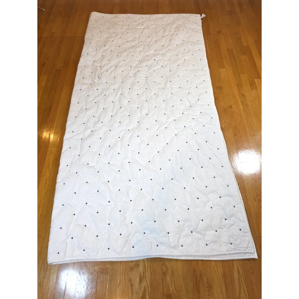 Brooklinen Black Lorimer Lightweight Quilt Queen White Black Cross Stitch Cotton